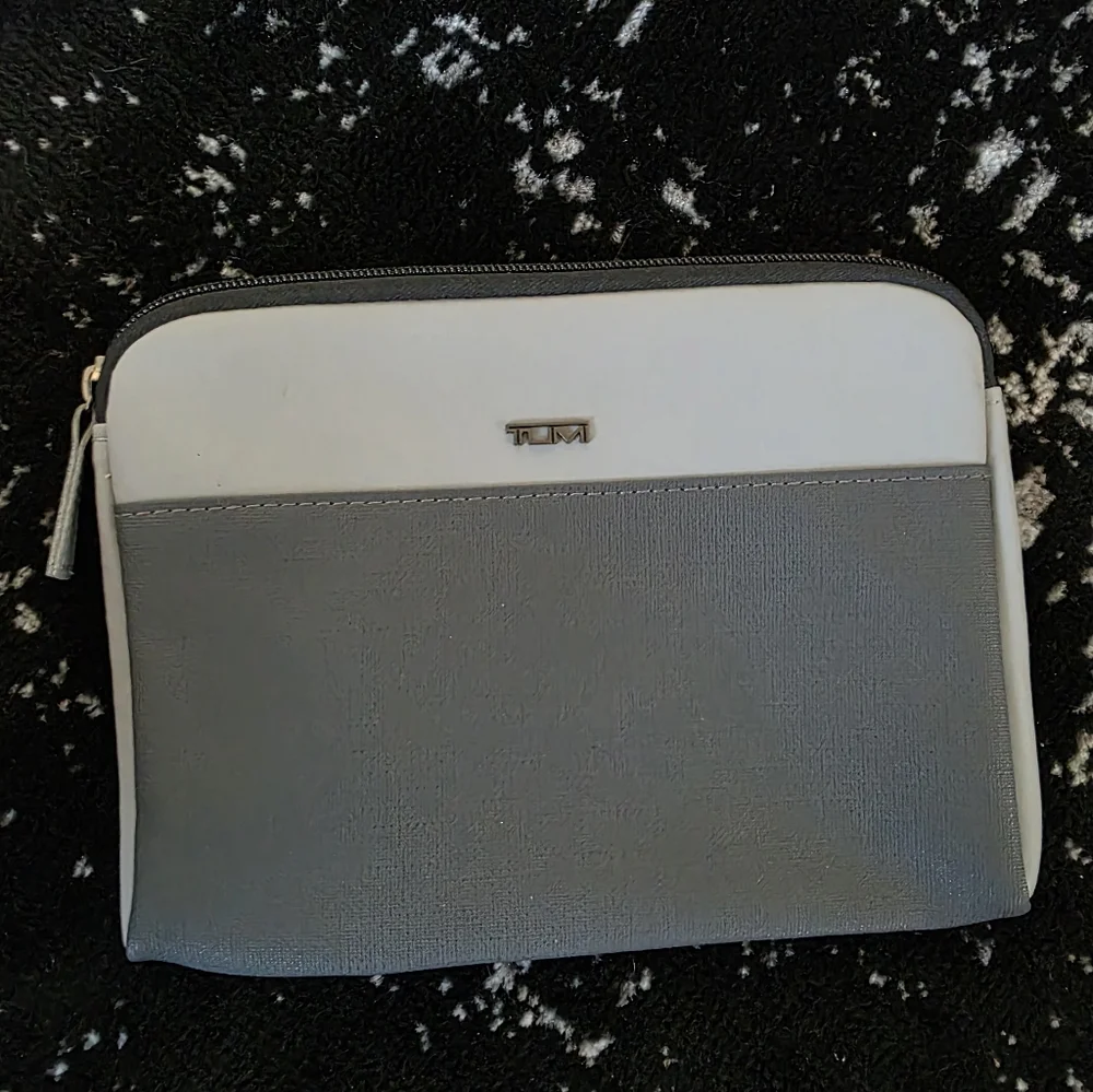 TUMI Gray Zip‎ Pouch Soft Sided Travel Case Toiletry Bag